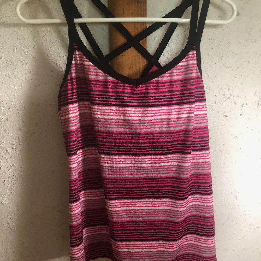 pink danskin yoga tank top with built-in bra size XL